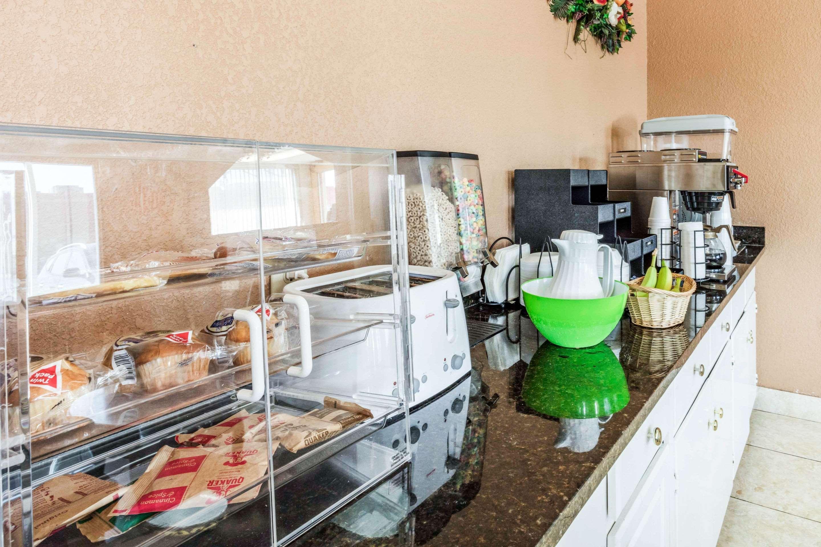 Rodeway Inn Prattville I-65 Exteriör bild